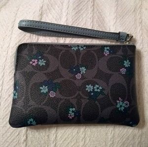 Coach Bags - Coach Corner Zip Wristlet Coach Bags - Coach Corner Zip Wristlet